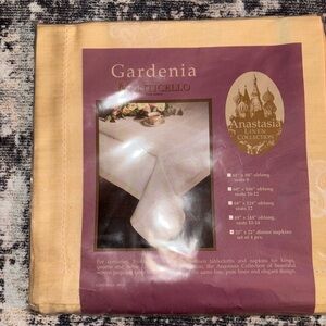 New gardenia napkins set of 4 linen Anastasia collection